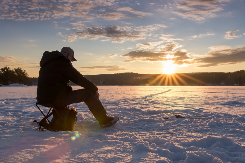Топ-7 необхідних речей для зимової риболовлі що взяти, щоб не замерзнути