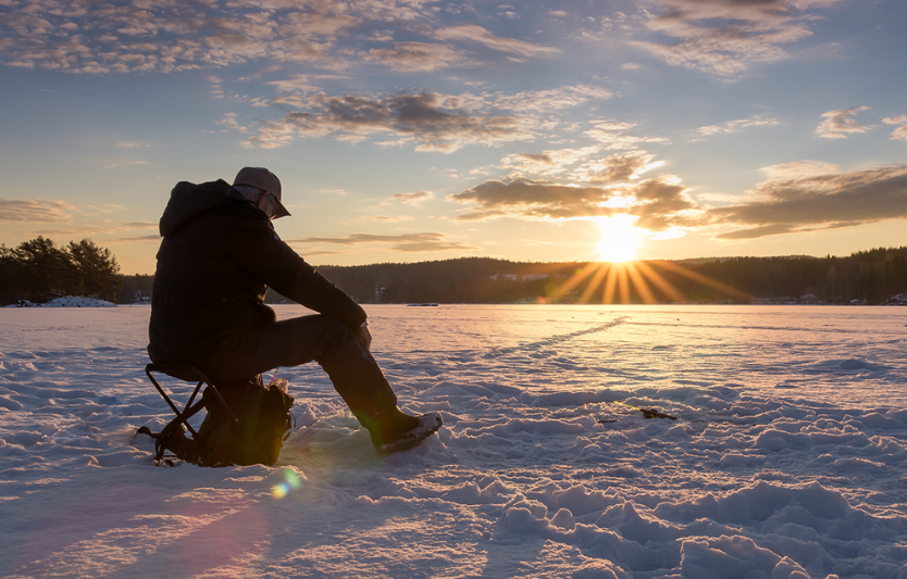 Топ-7 необхідних речей для зимової риболовлі що взяти, щоб не замерзнути